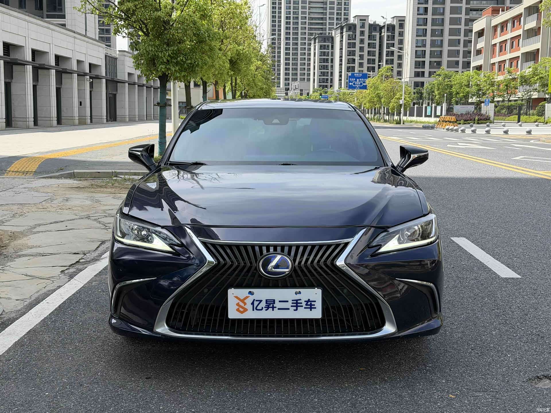 Lexus ES, 2020 3