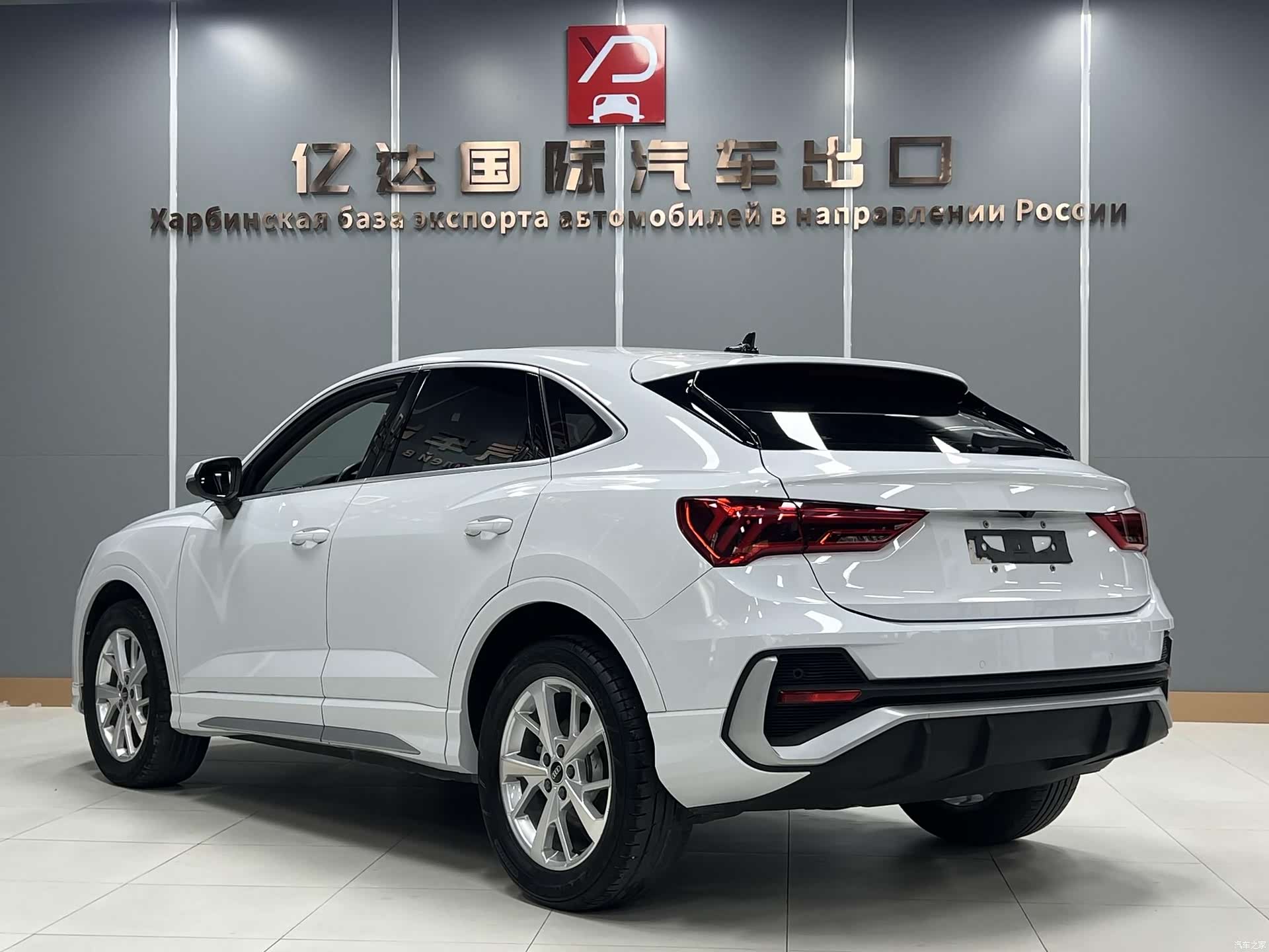 Audi Q3, 2022 4