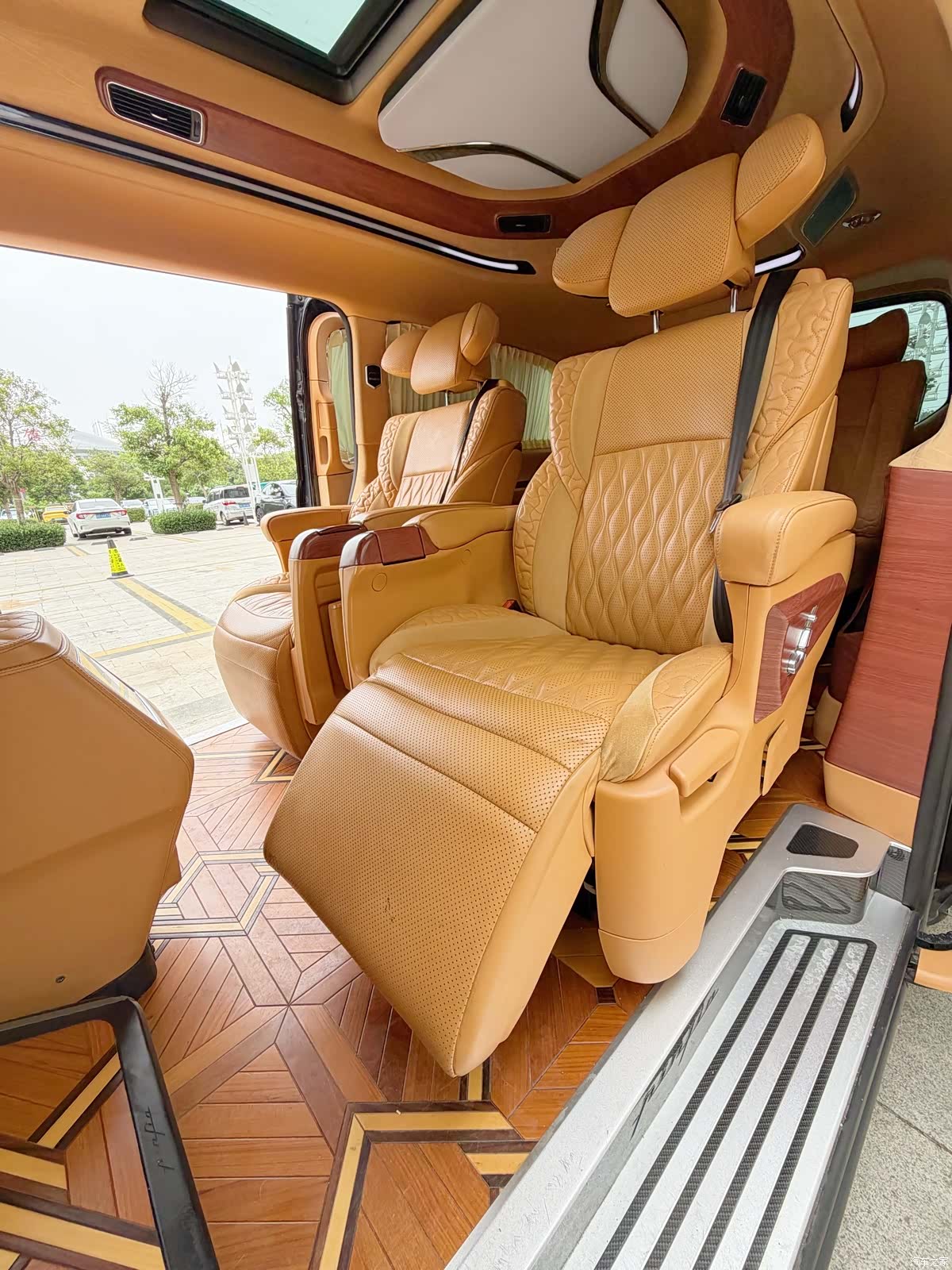 Mercedes-Benz V-Class, 2019 15