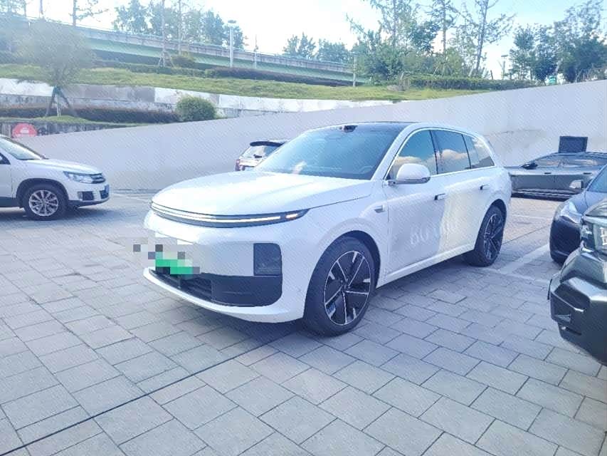 Li Auto L6