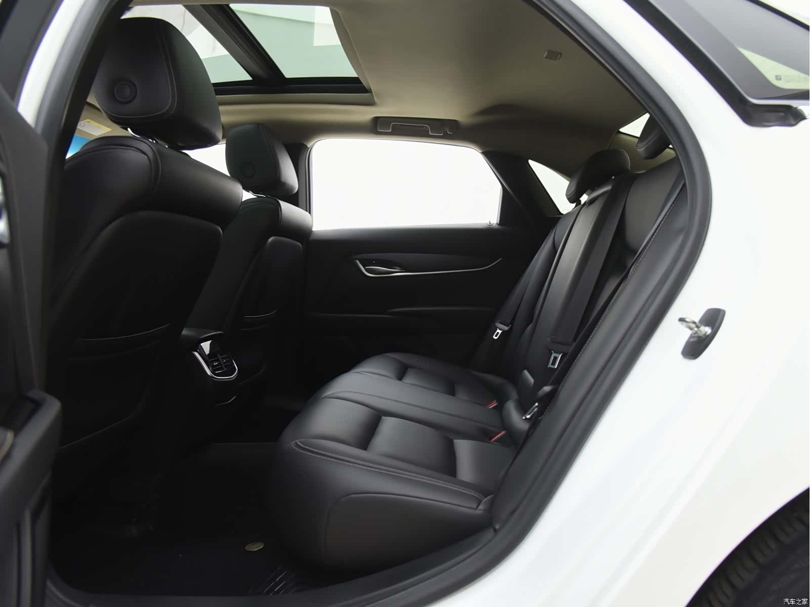 Cadillac XTS, 2019 все фото