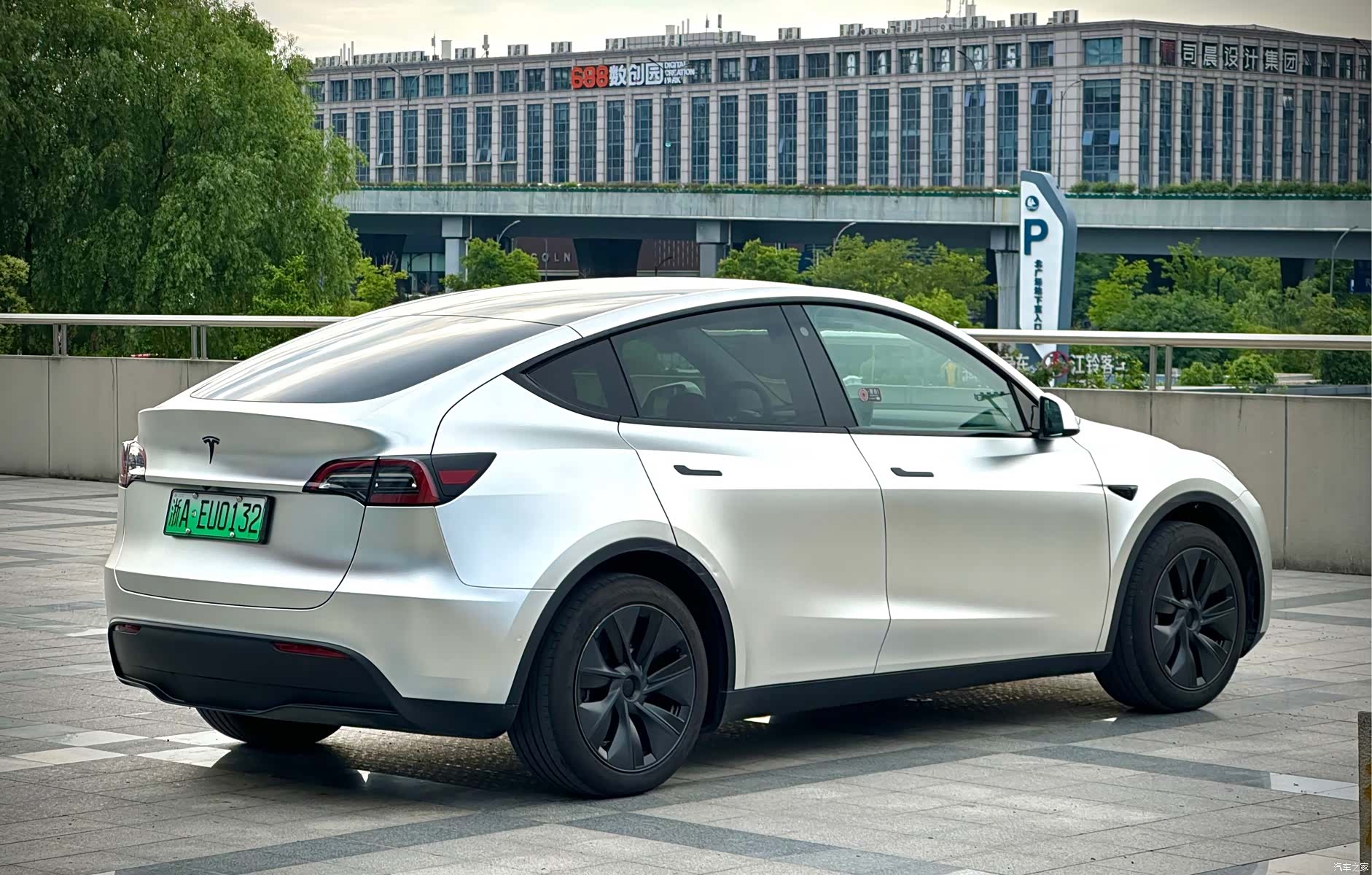 Tesla Model Y, 2023 все фото