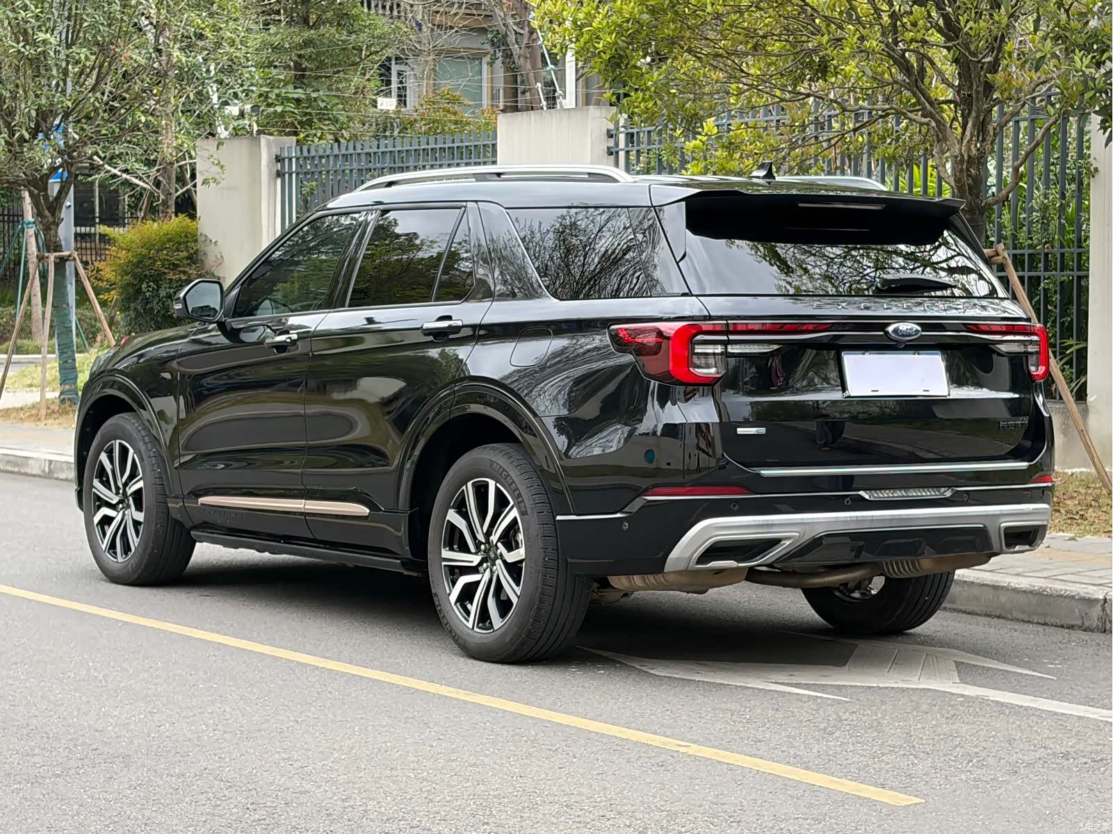 Ford Explorer, 2024 10