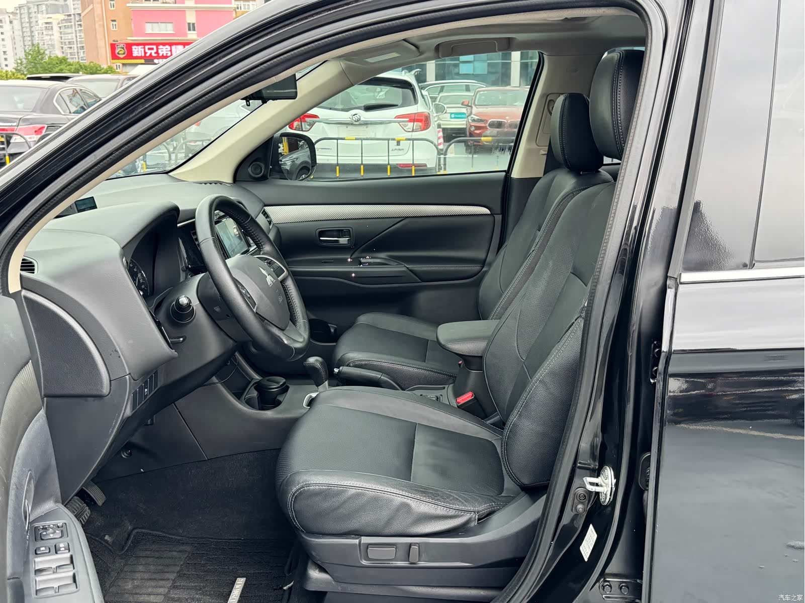 Mitsubishi Outlander, 2014 6