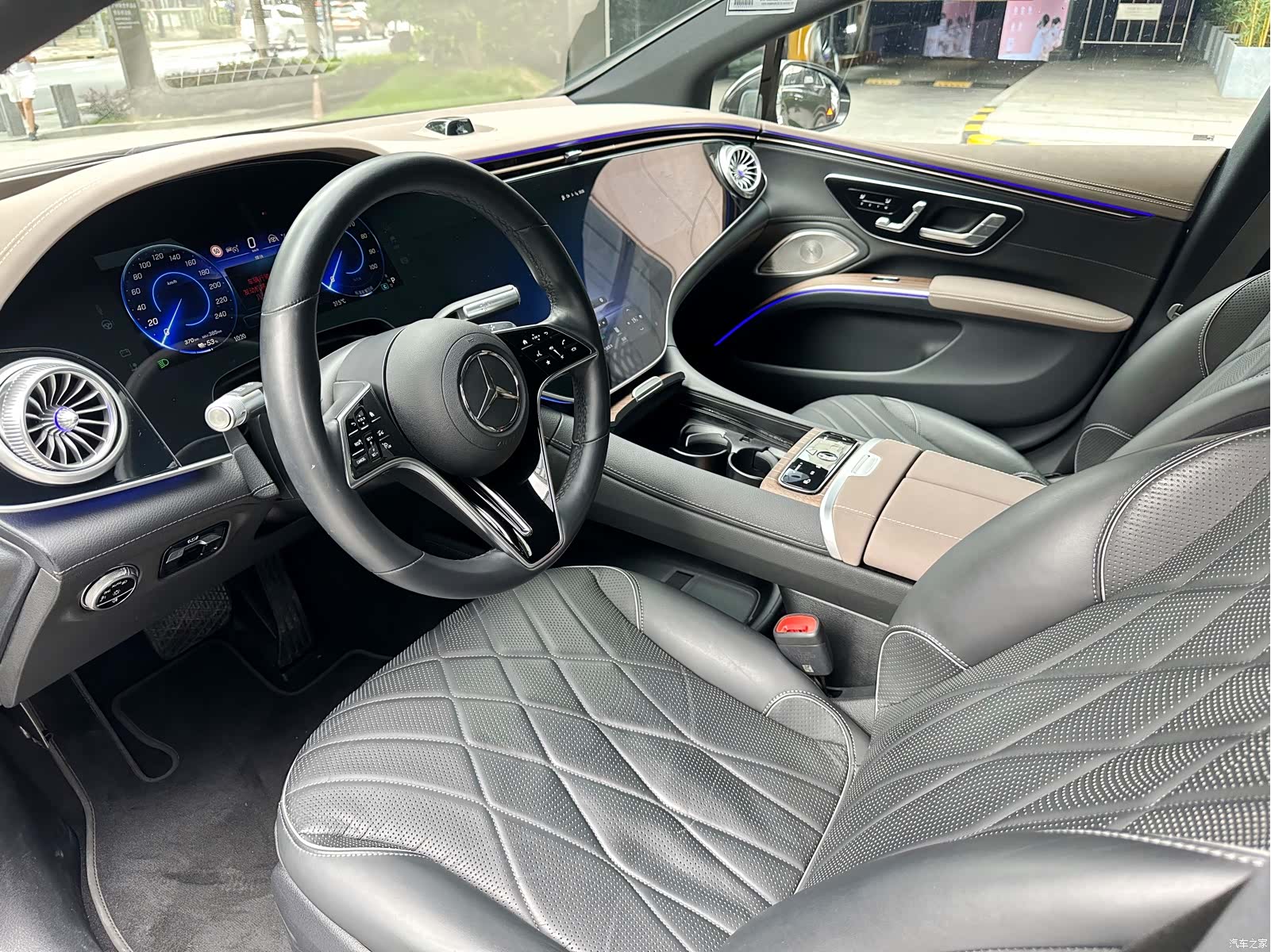 Mercedes-Benz EQS, 2023 15