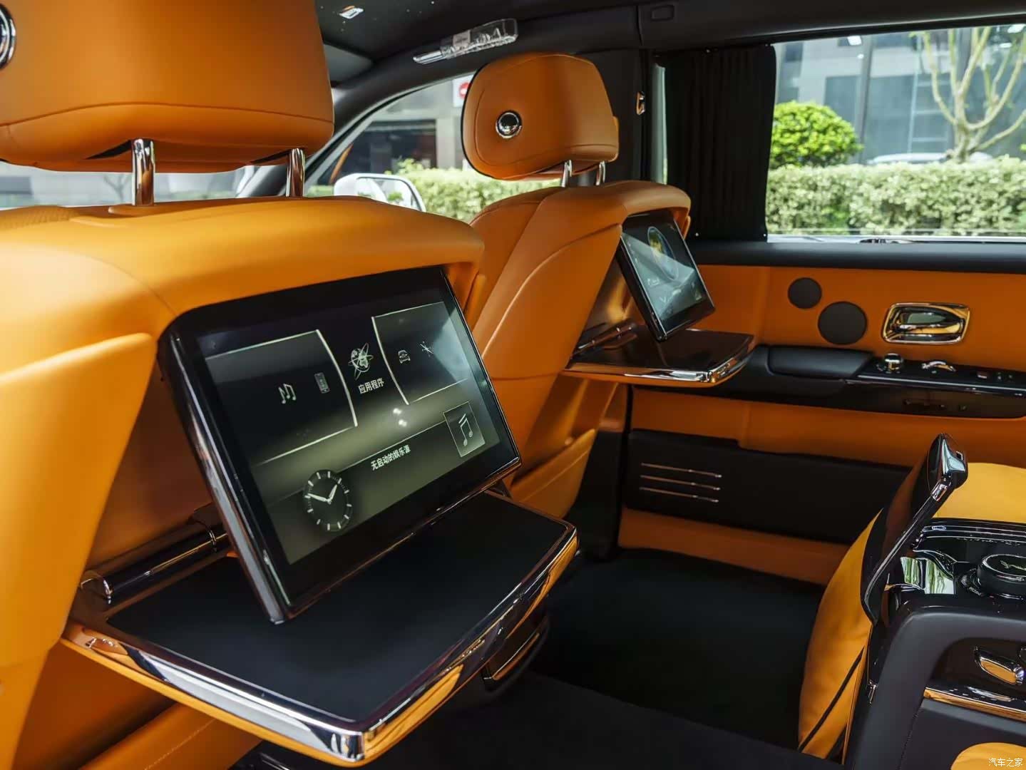 Rolls-Royce Phantom, 2022 7