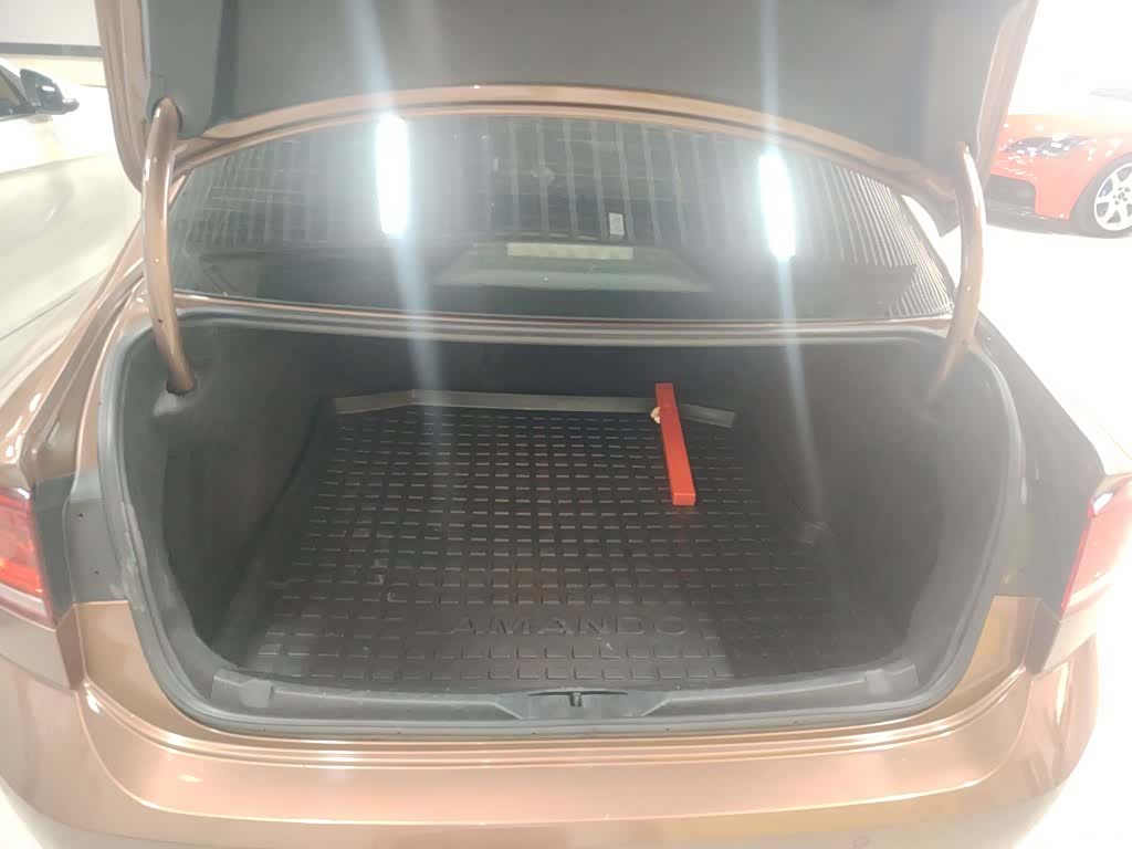 Volkswagen Lamando, 2016 15
