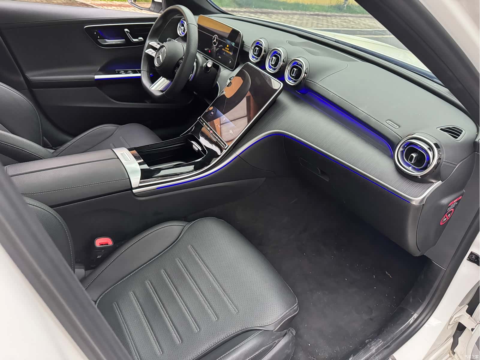 Mercedes-Benz C-Class, 2023 13