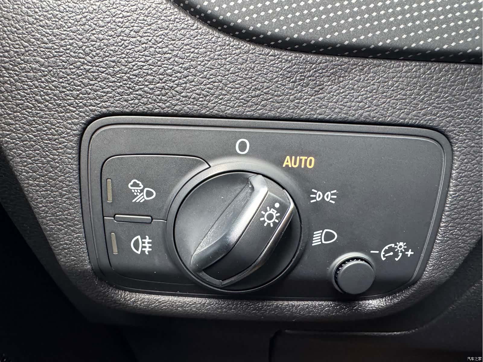 Audi Q2L, 2024 35