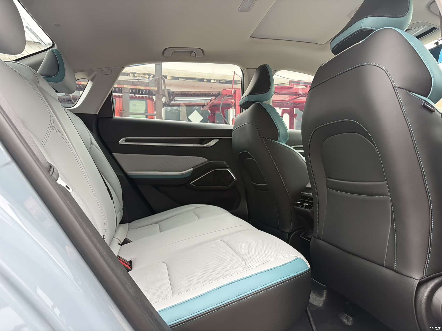 Geely Emgrand, 2023 12
