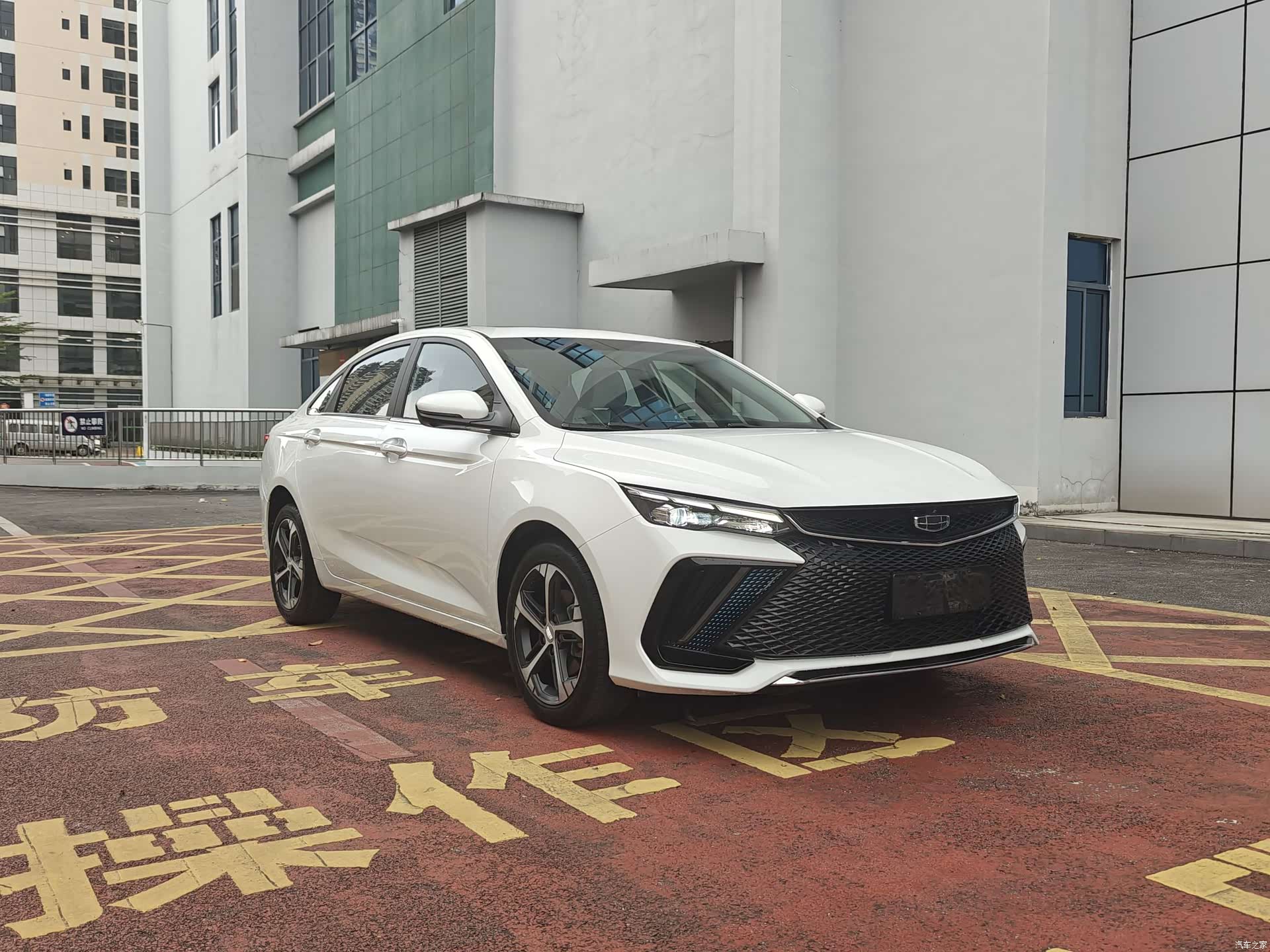 Geely Emgrand, 2022 3