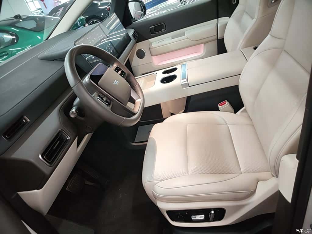 Li Auto MEGA, 2024 11