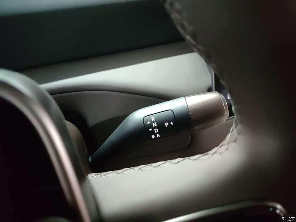 Li Auto MEGA, 2024 10