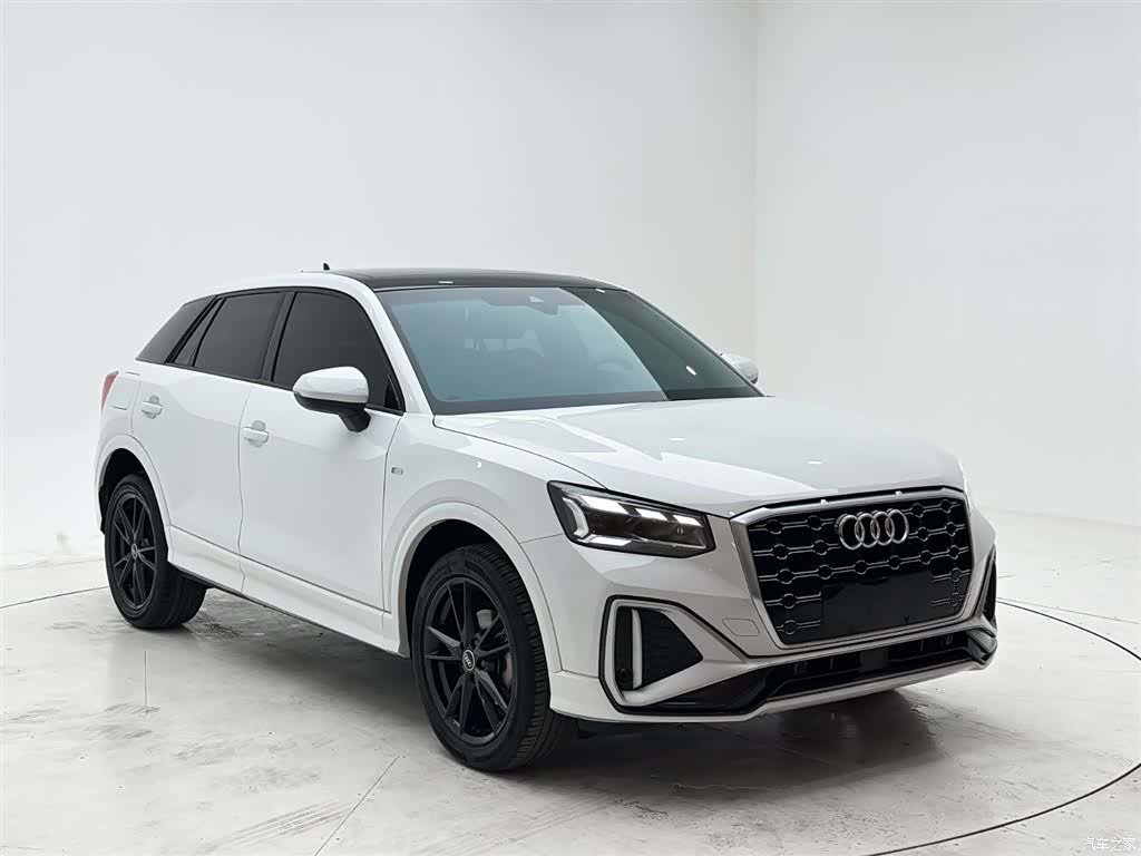 Audi Q2L, 2022 3