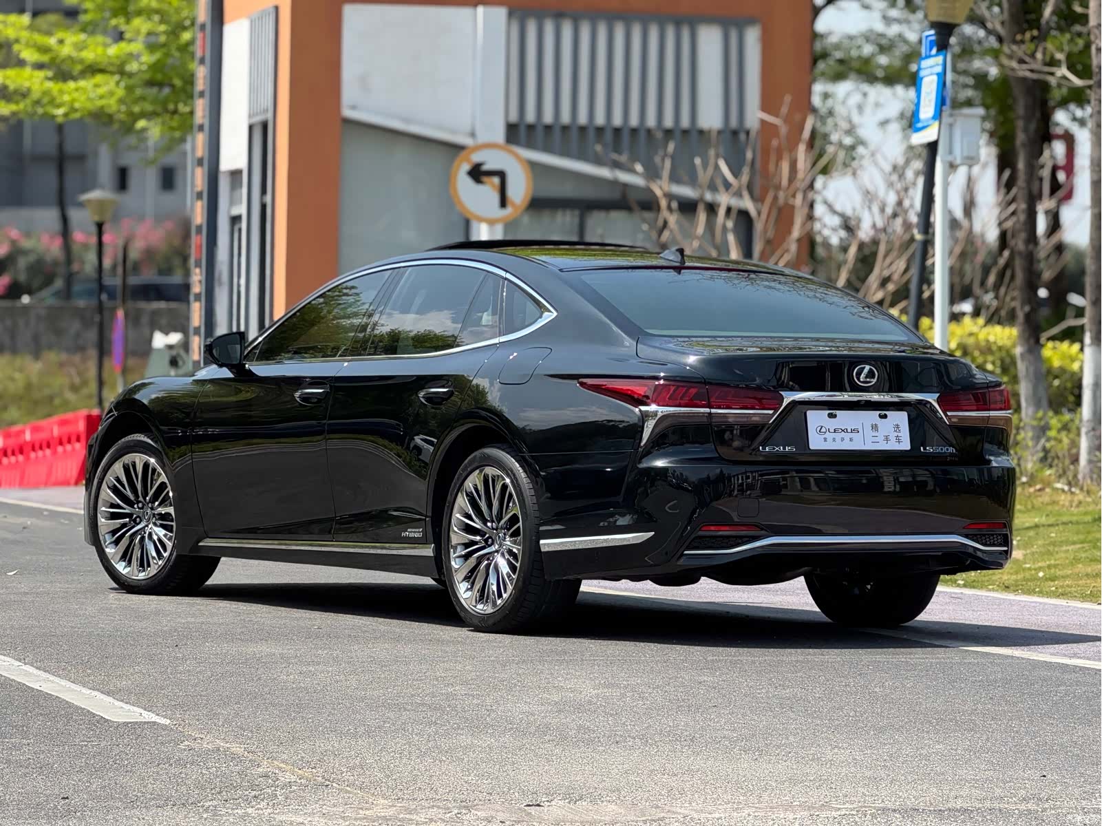 Lexus LS, 2019 4