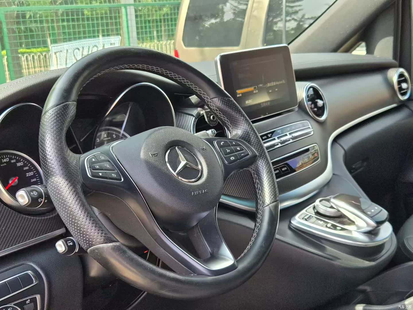 Mercedes-Benz V-Class, 2019 6