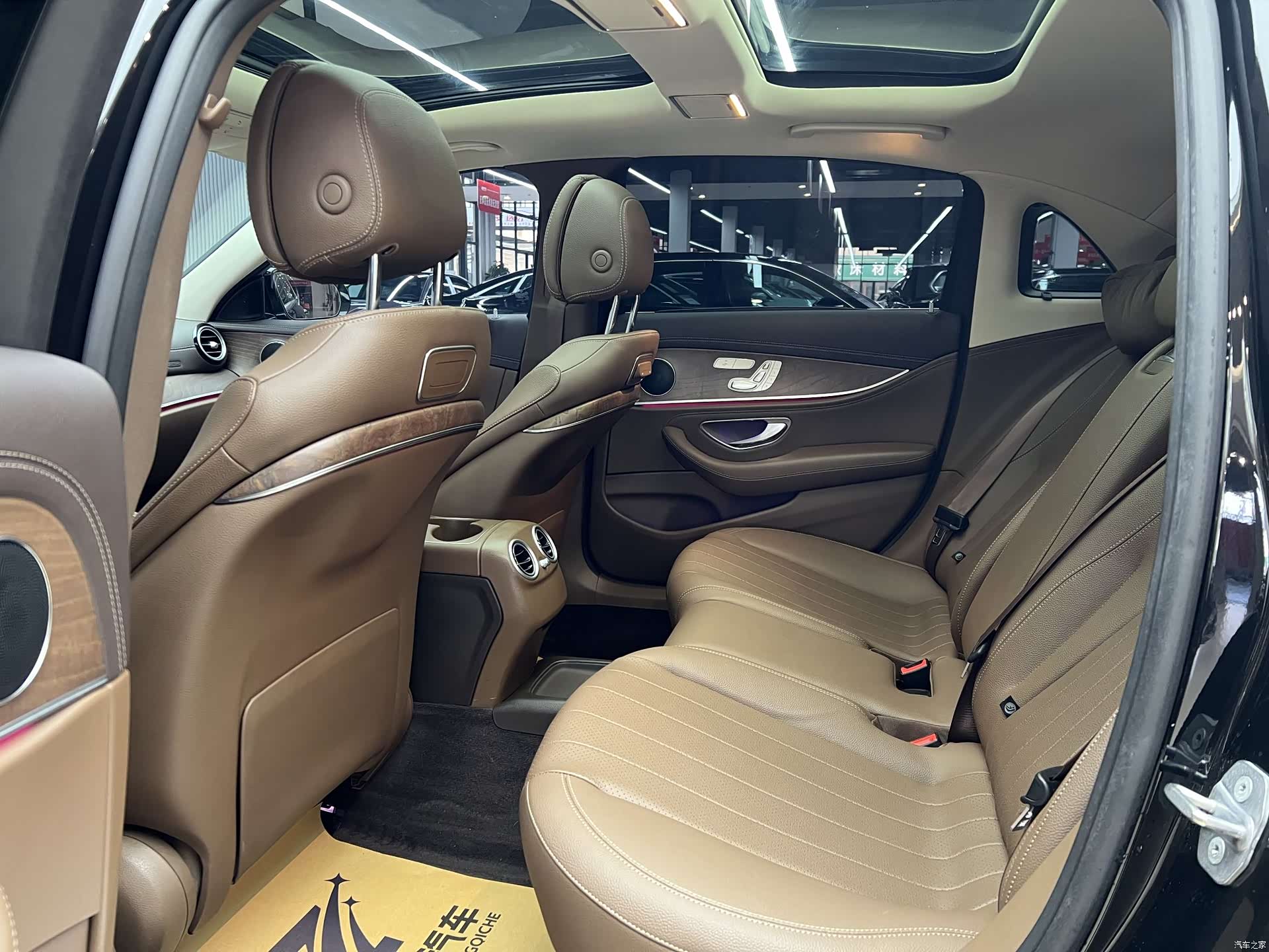 Mercedes-Benz E-Class, 2019 12