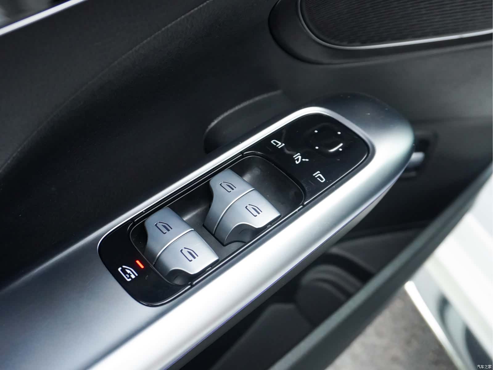 Mercedes-Benz C-Class, 2023 10