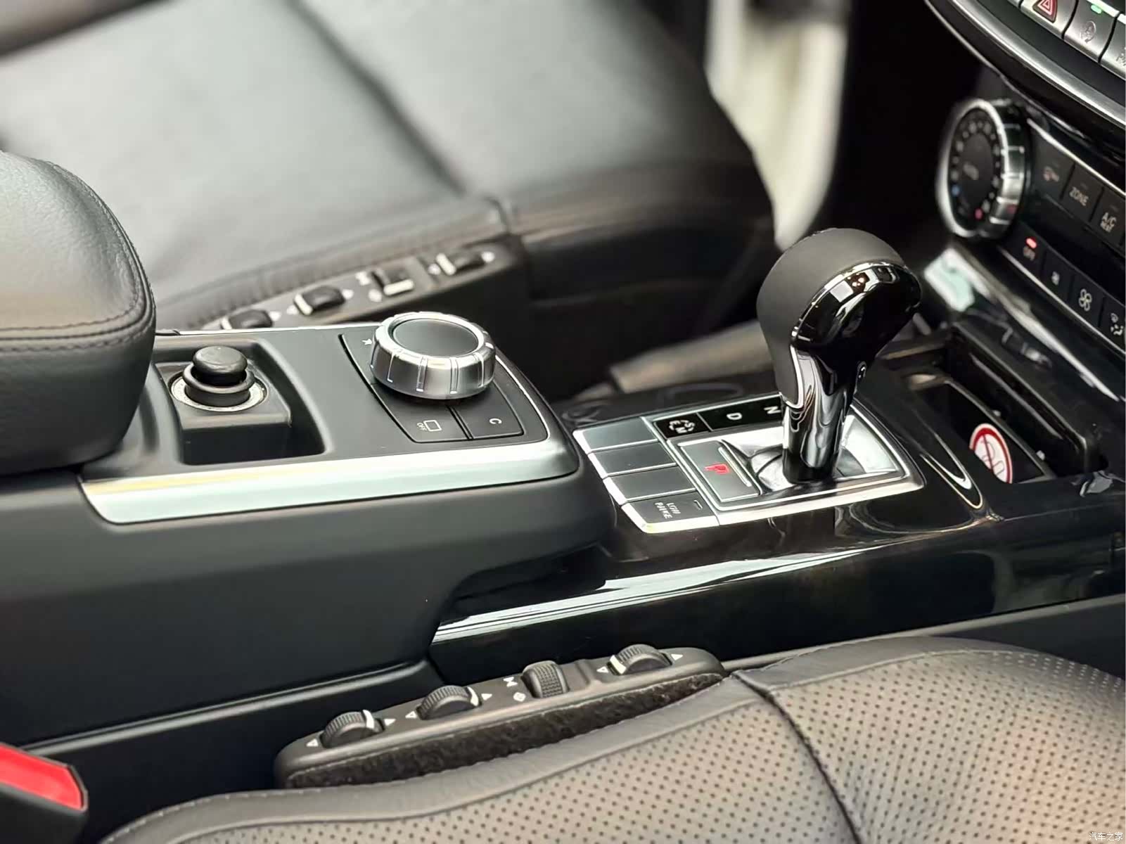 Mercedes-Benz G-Class, 2019 16