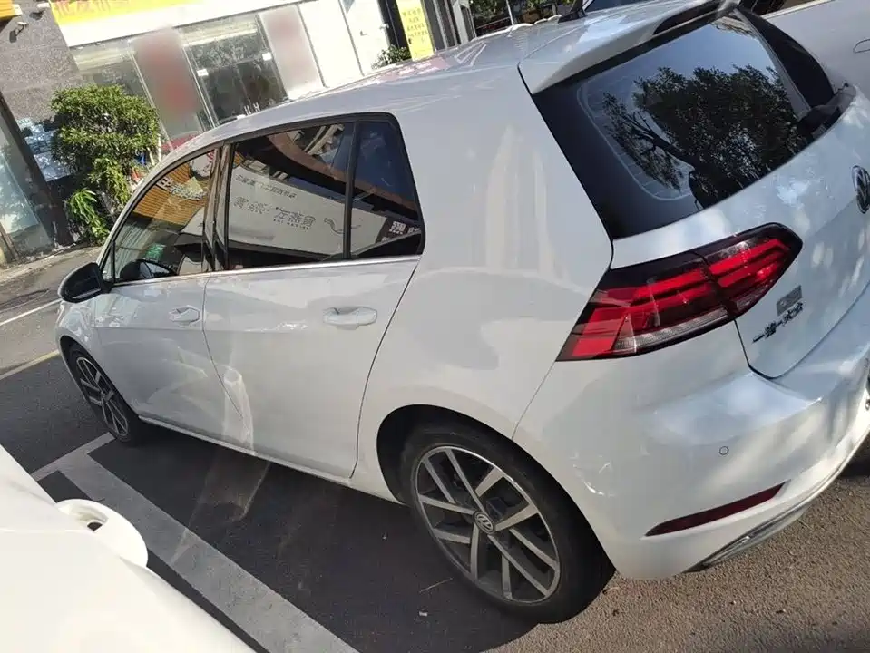 Volkswagen golf