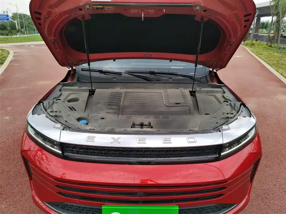 Exeed Chasing the wind