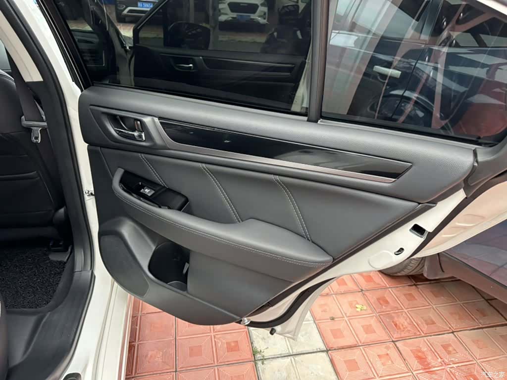 Subaru Legacy, 2017 13