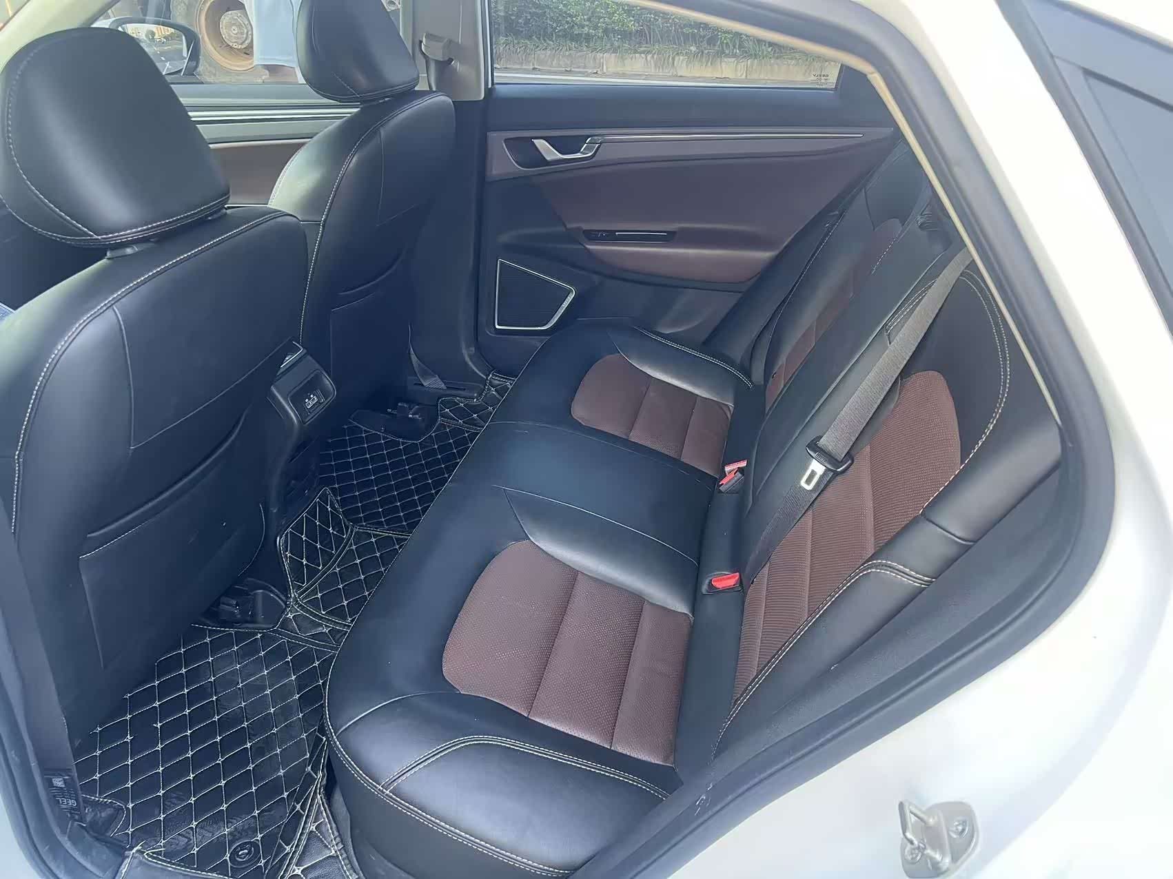 Geely Emgrand, 2018 10