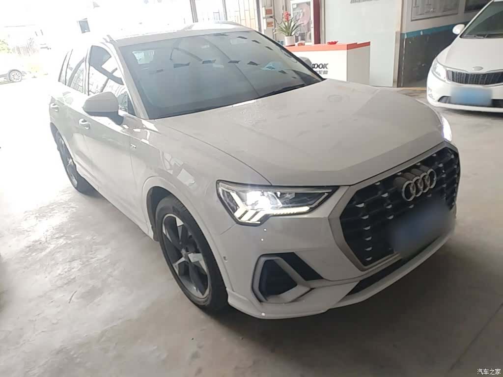 Audi Q3, 2021 4