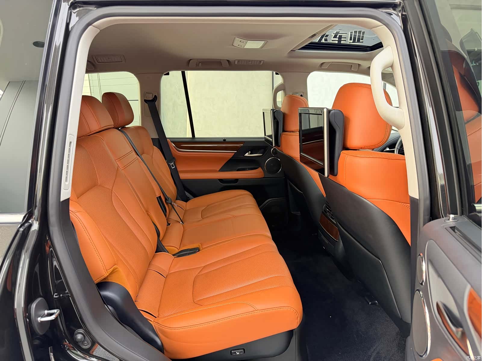 Lexus LX, 2017 12