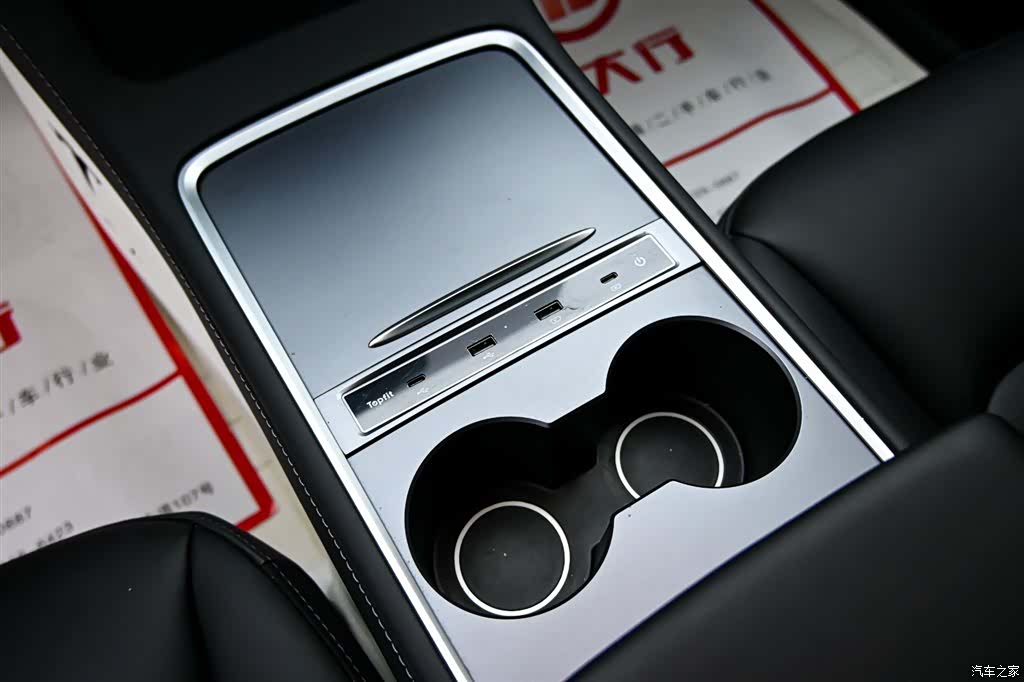 Tesla Model Y, 2023 18