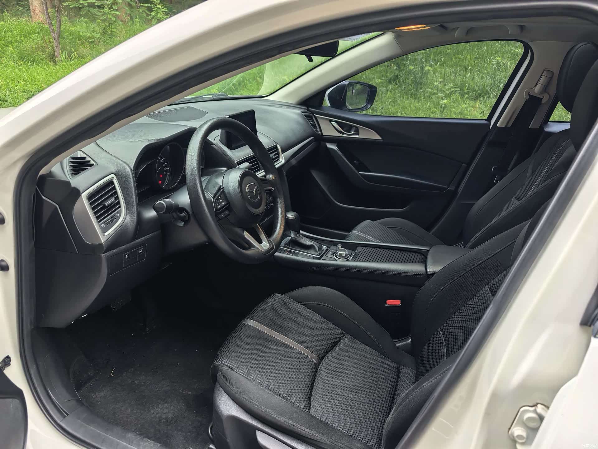 Mazda Mazda3, 2017 4
