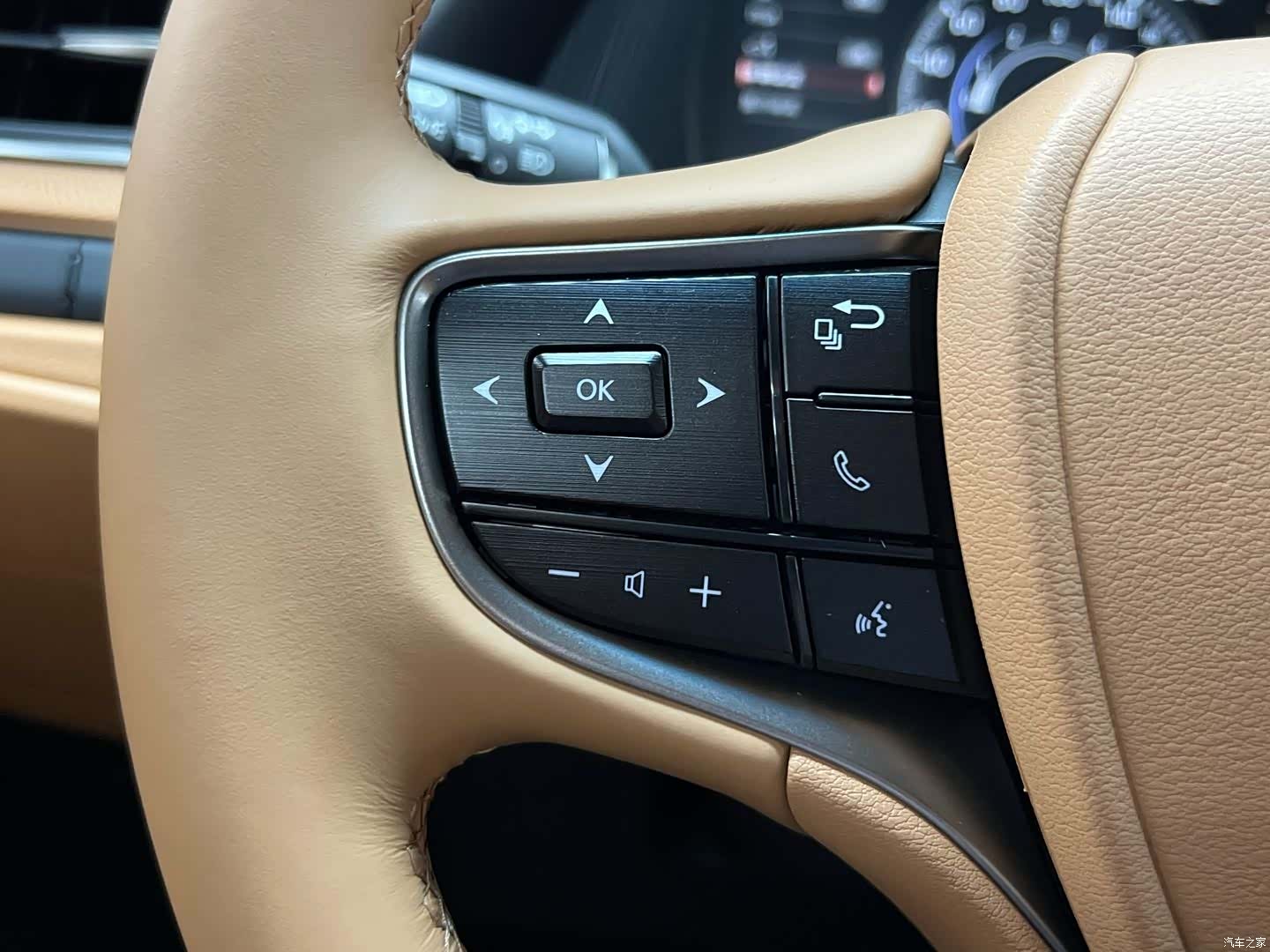 Lexus ES, 2025 21