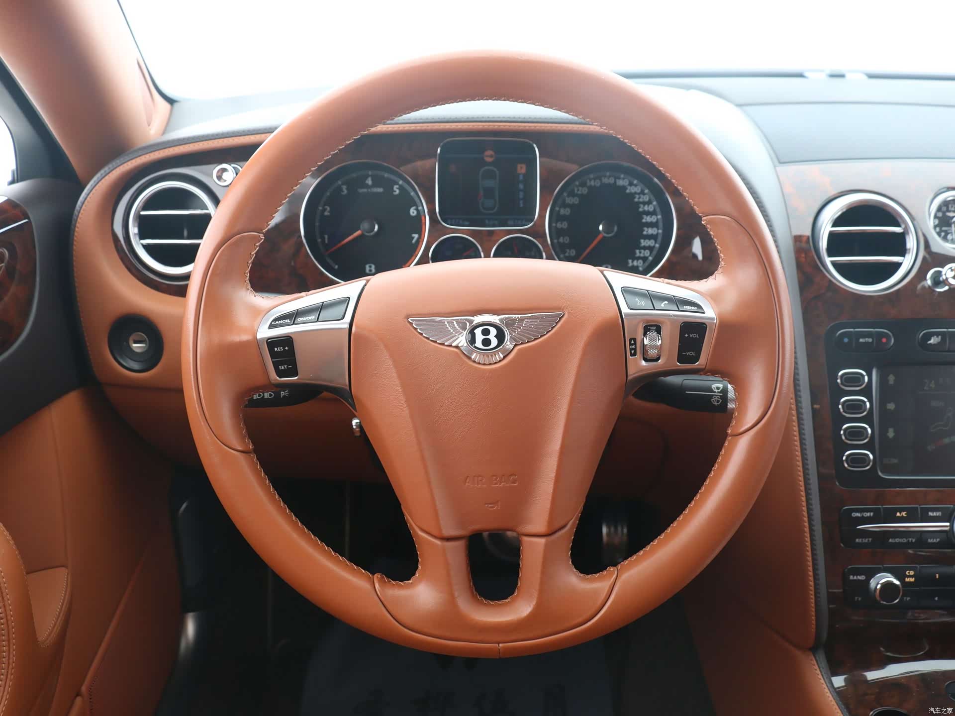Bentley Flying Spur, 2011 11