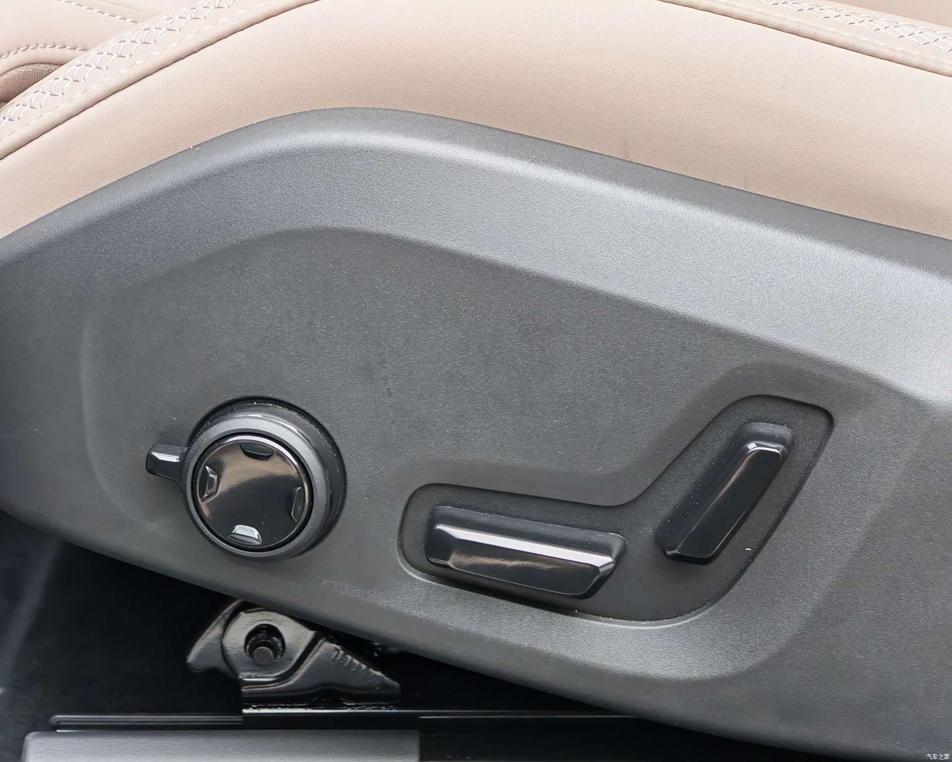 Volvo XC60, 2025 18