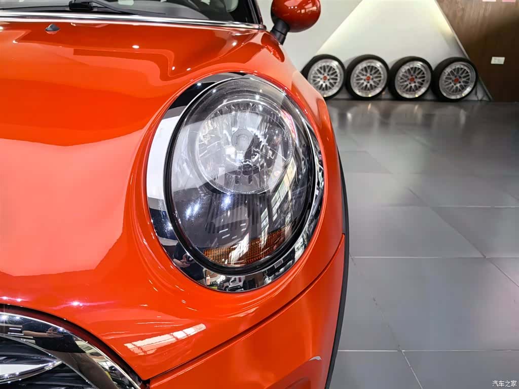 Mini ONE, 2019 19
