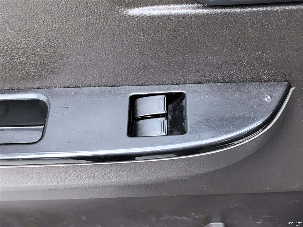 Wuling V, 2016 9