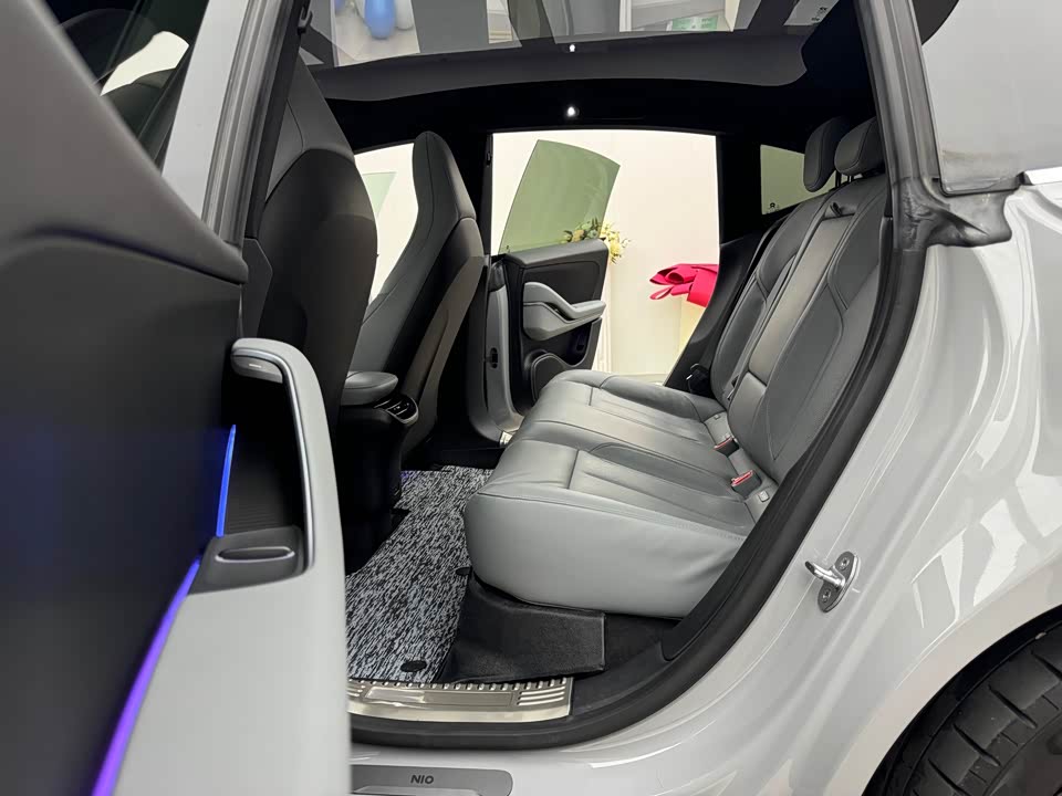 NIO ET5