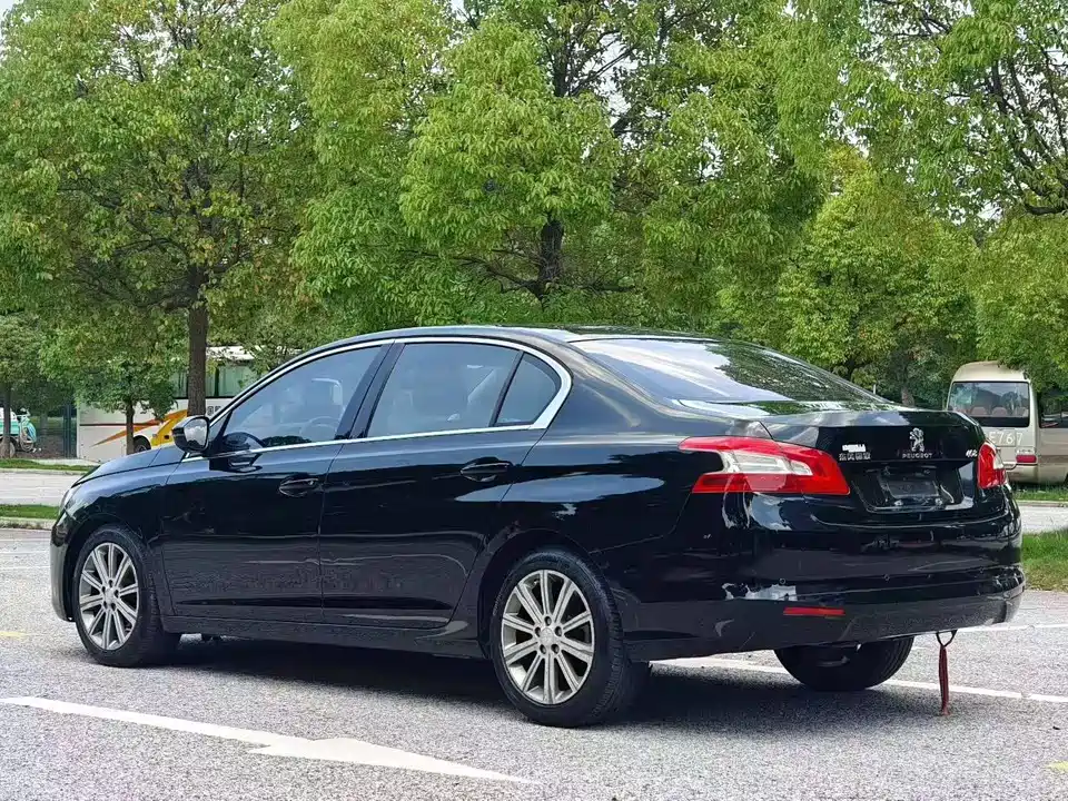 Peugeot 408