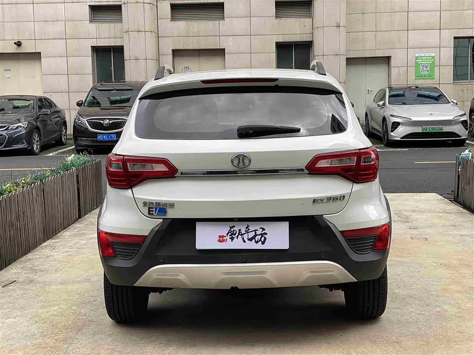 BAIC EX