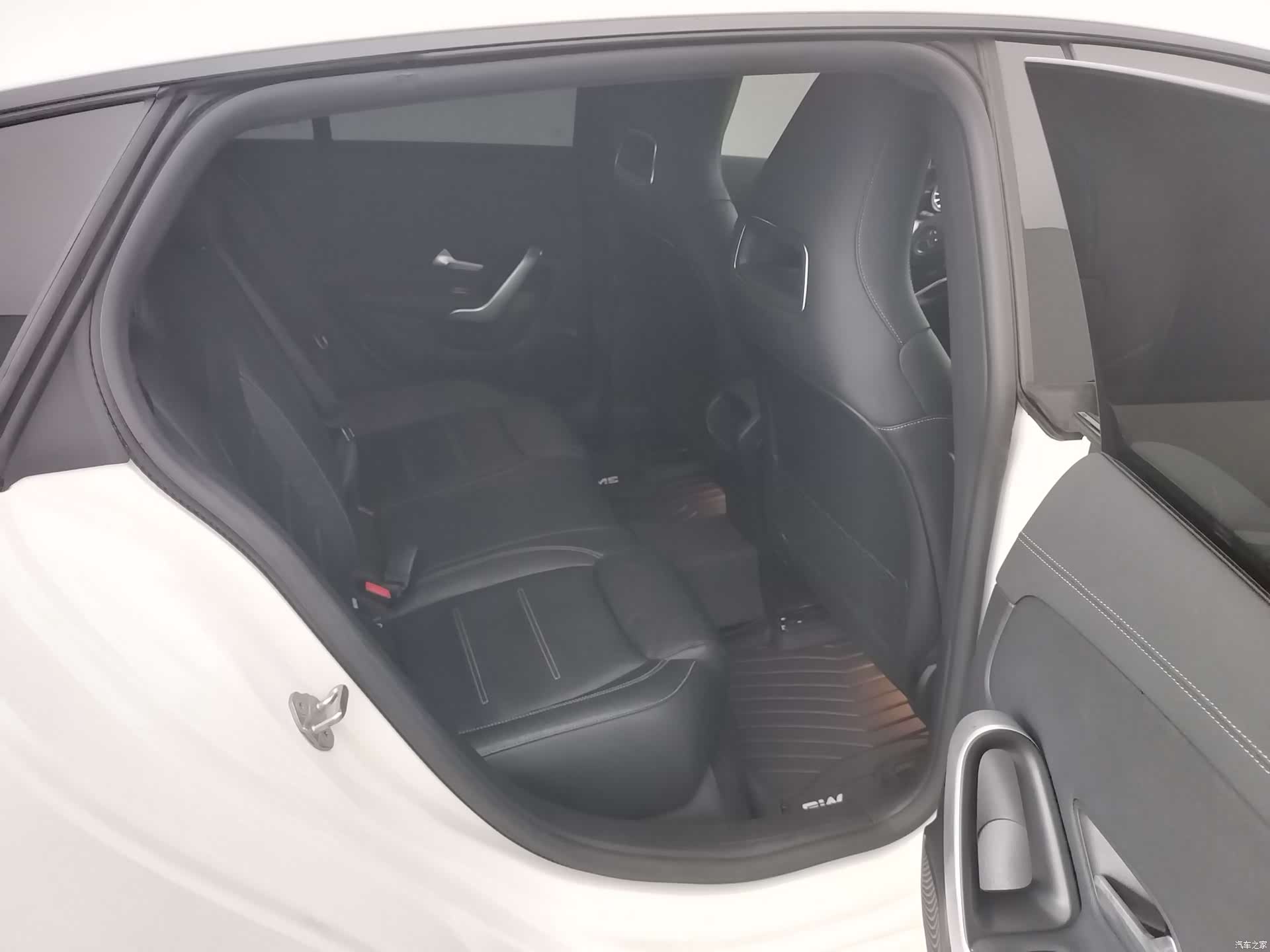 Mercedes-Benz CLA, 2020 13