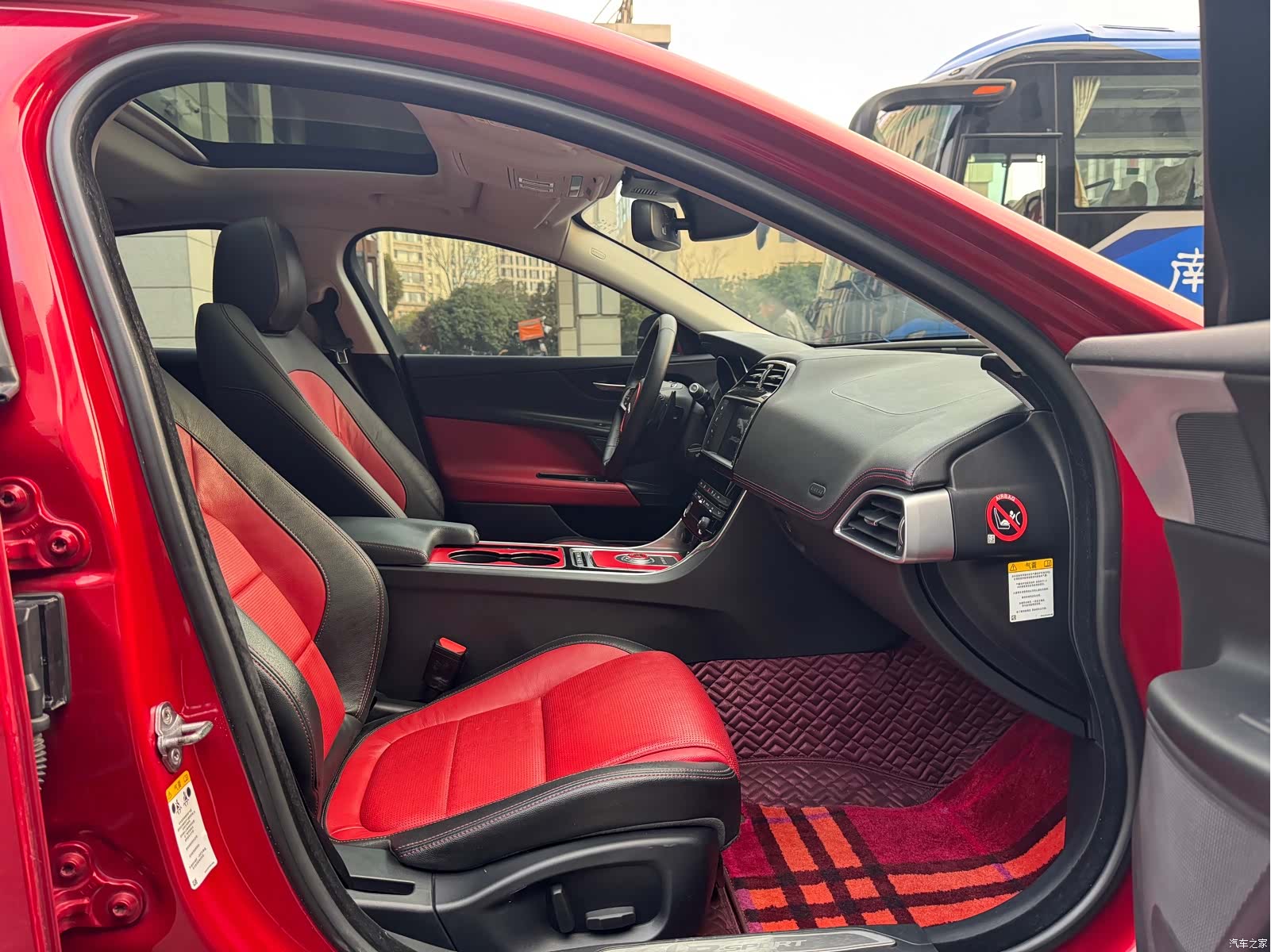 Jaguar XE, 2016 20