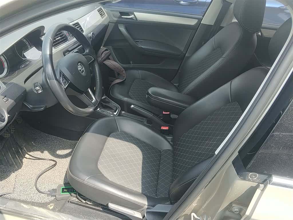 Skoda Rapid, 2017 11
