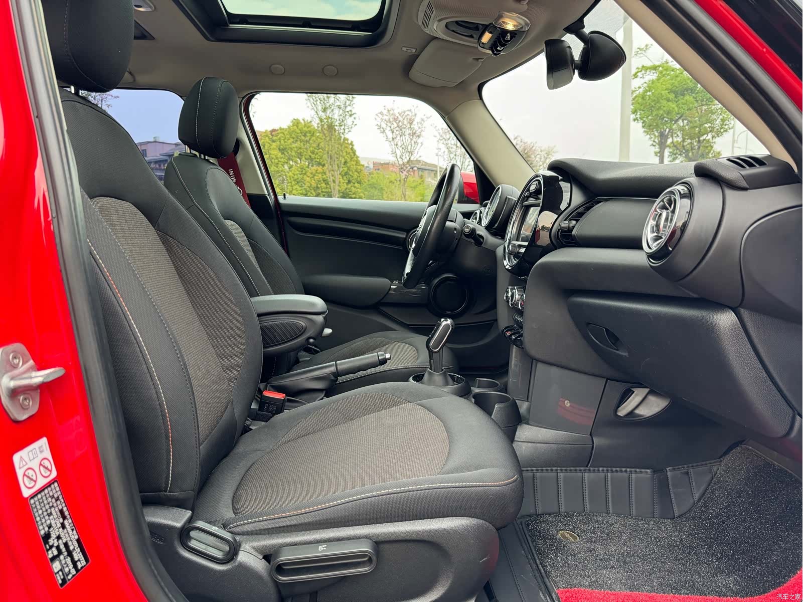 Mini ONE, 2019 7