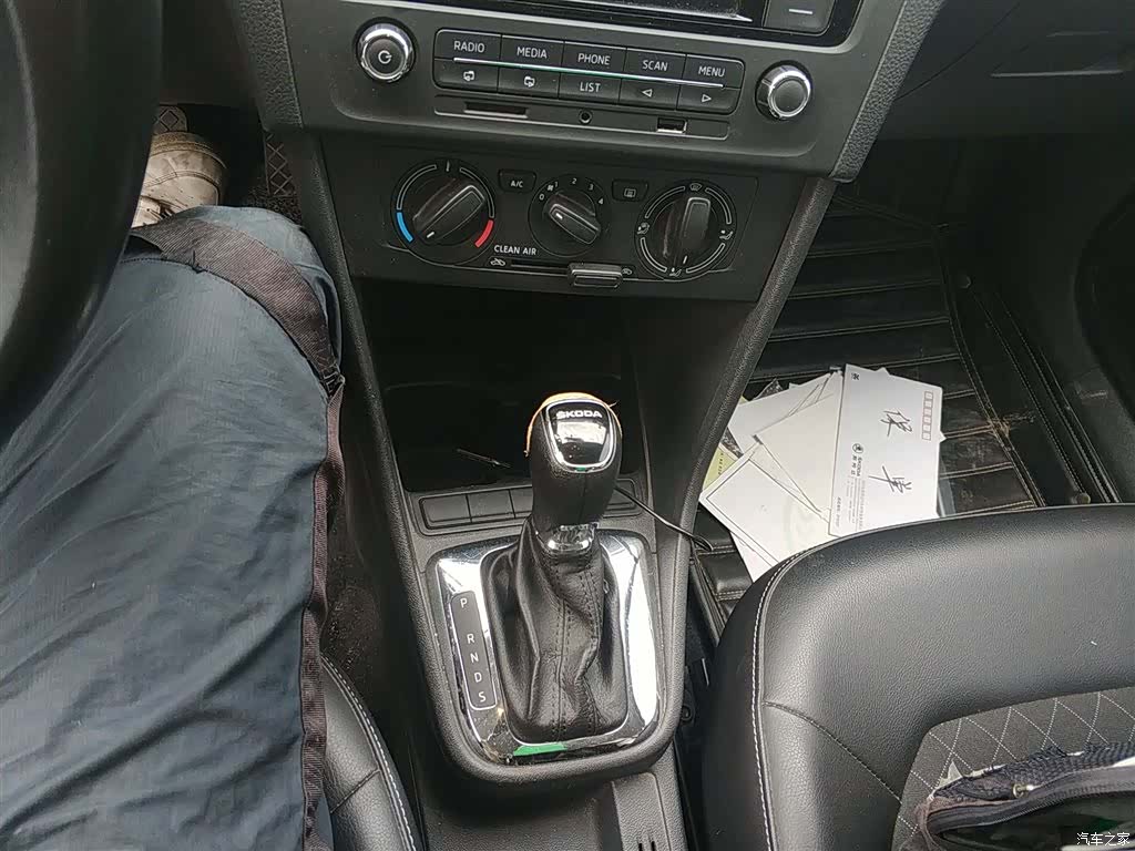 Skoda Rapid, 2017 10