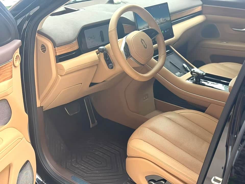 AITO Ask the world M7