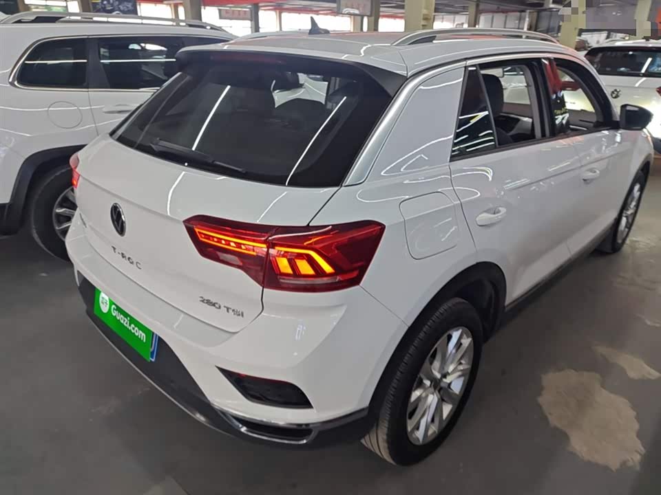 Volkswagen T-ROC exploring Songs