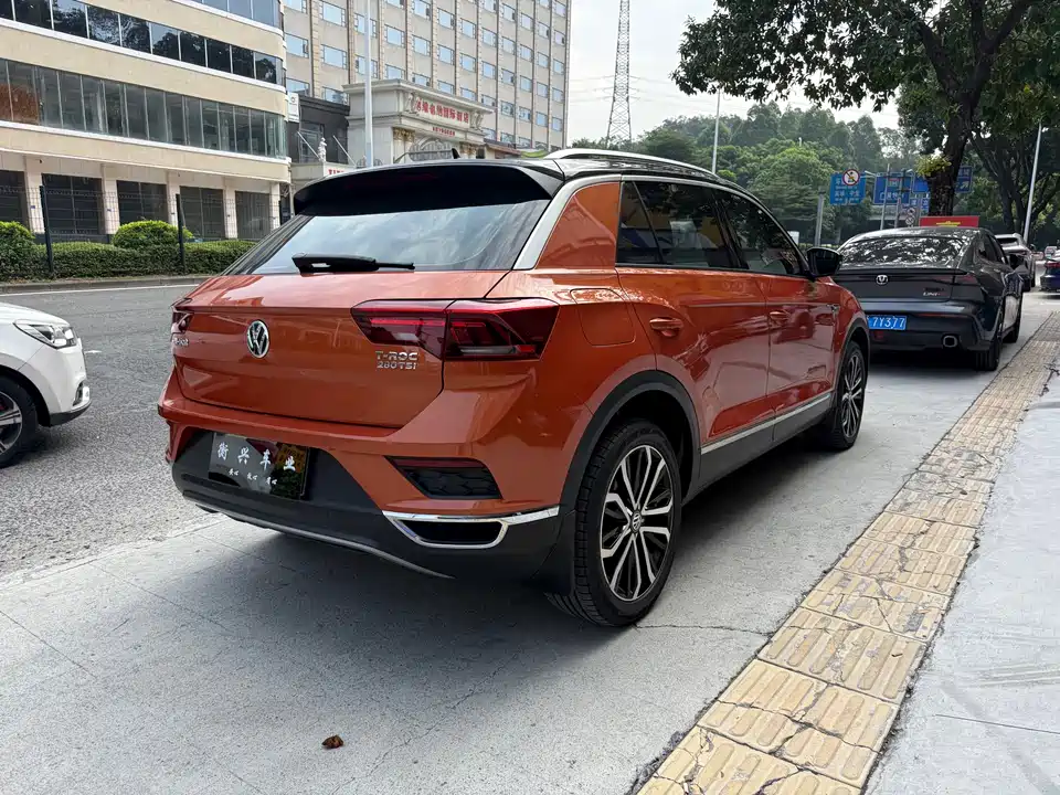 Volkswagen T-ROC exploring Songs