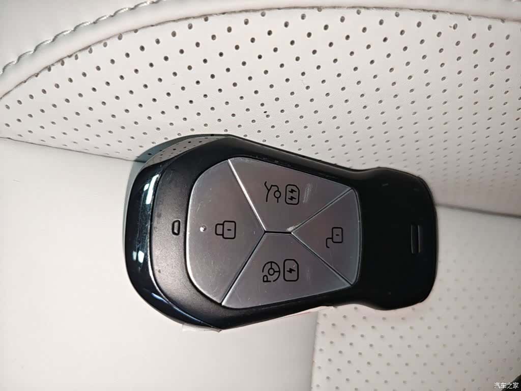 Xpeng P7, 2023 9