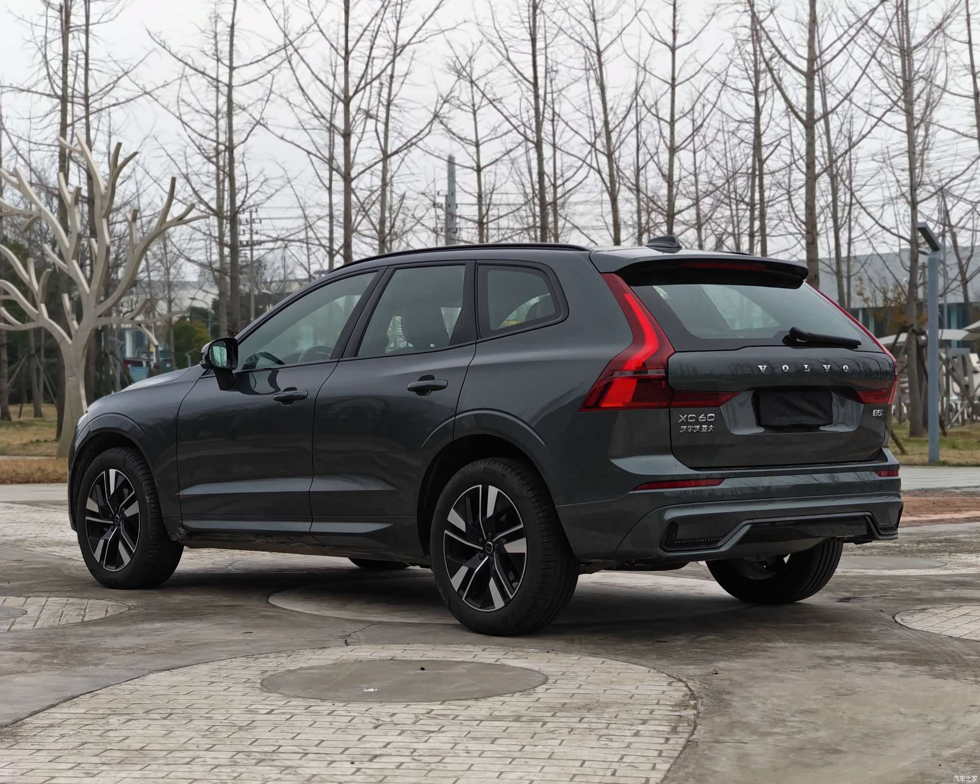 Volvo XC60, 2025 8