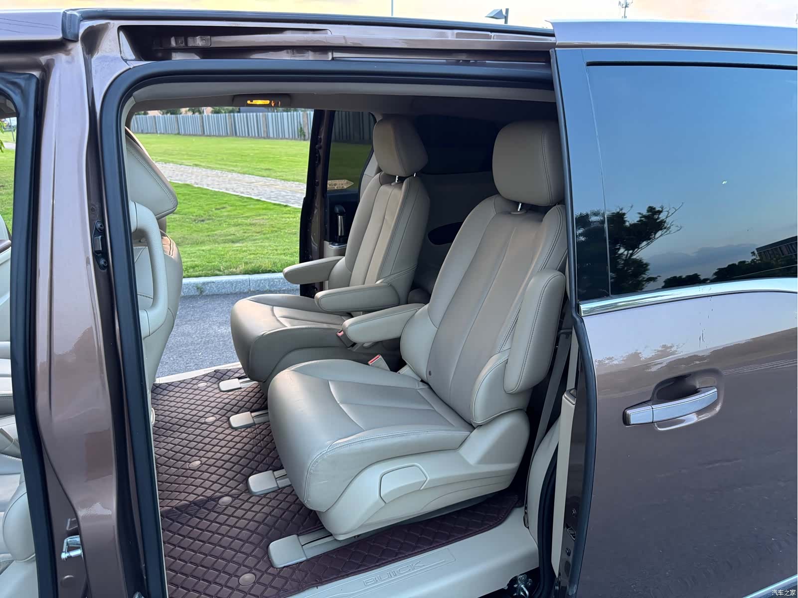 Buick GL8, 2019 17